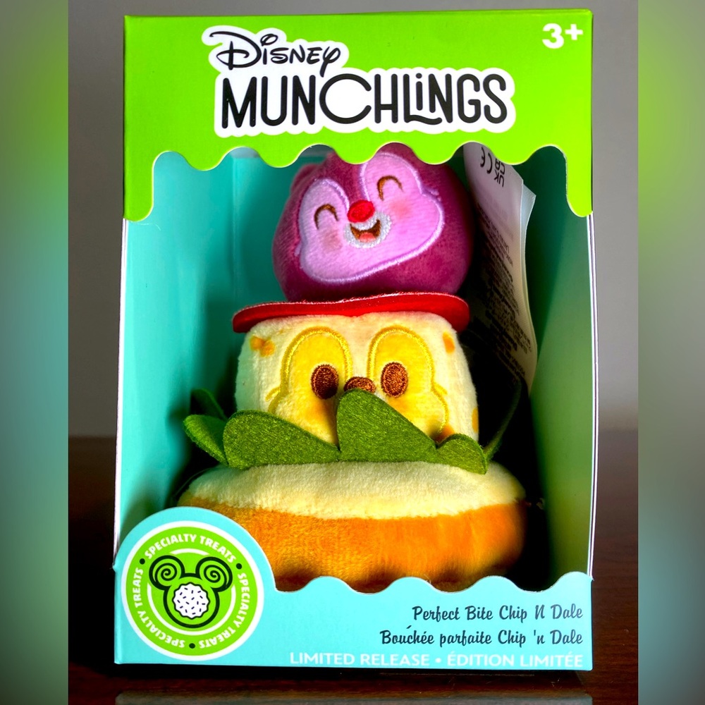 Disney Parks Munchlings Chip n Dale Plush Food & Wine Scented DCA NEW 3+
